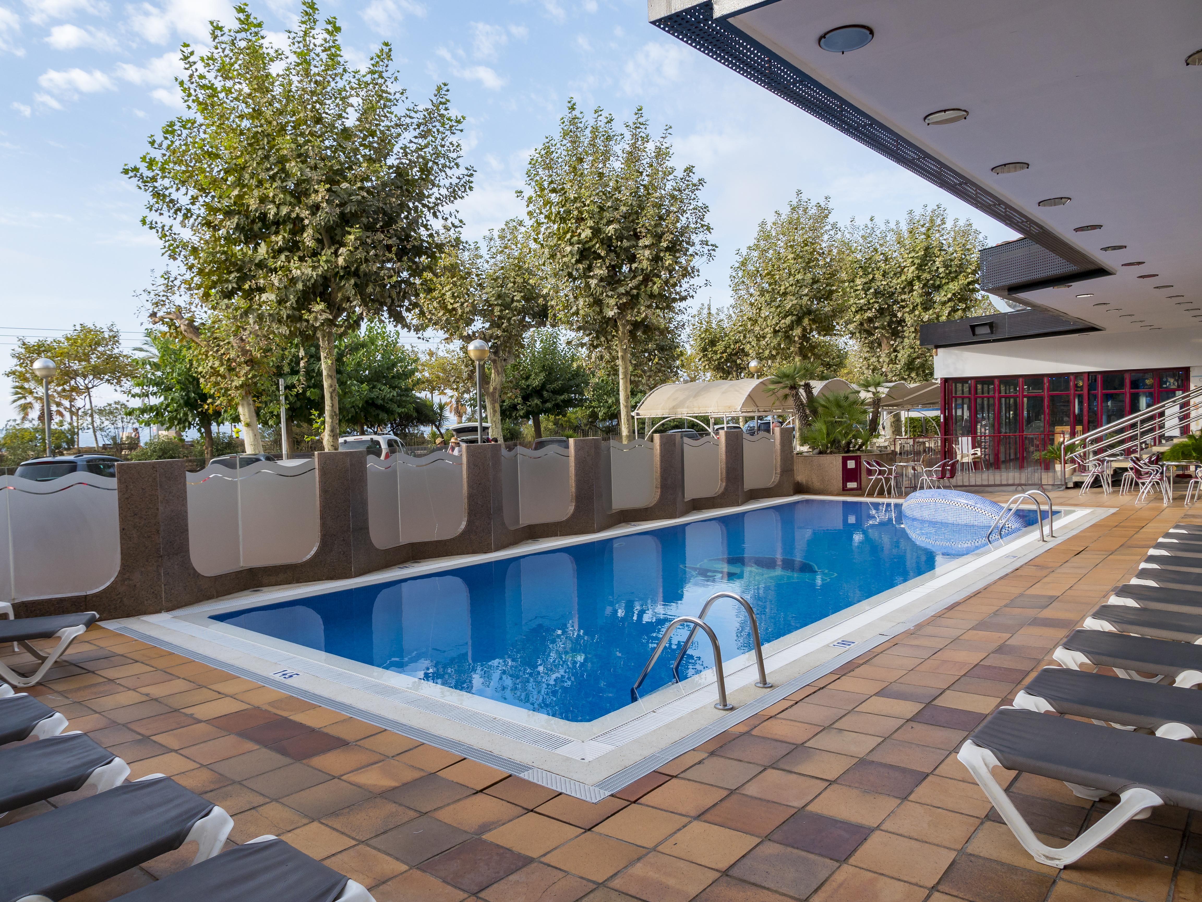 Checkin Garbí Hotel Calella Exterior foto