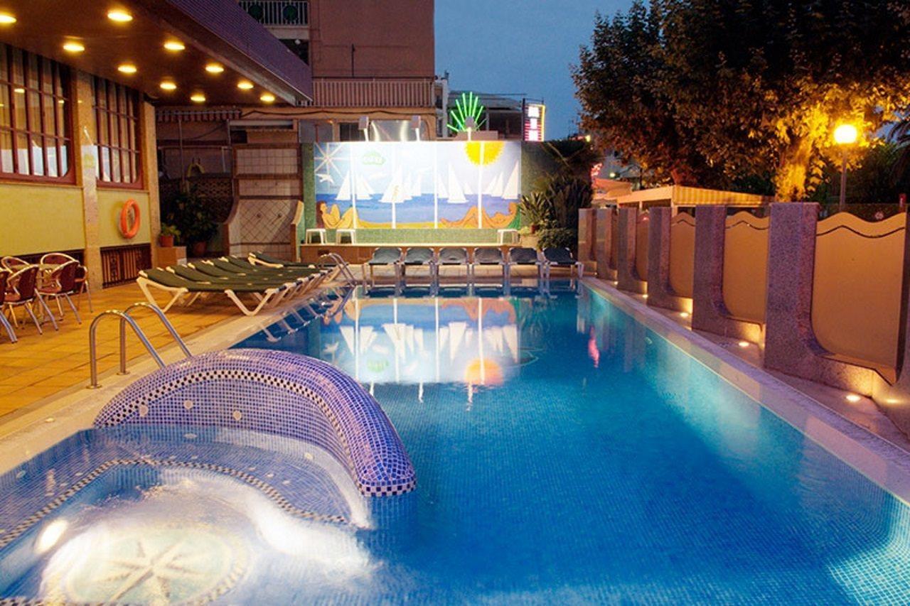 Checkin Garbí Hotel Calella Exterior foto